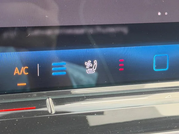 VOLKSWAGEN ID.7 Tourer (2024) — foto 18 van 25