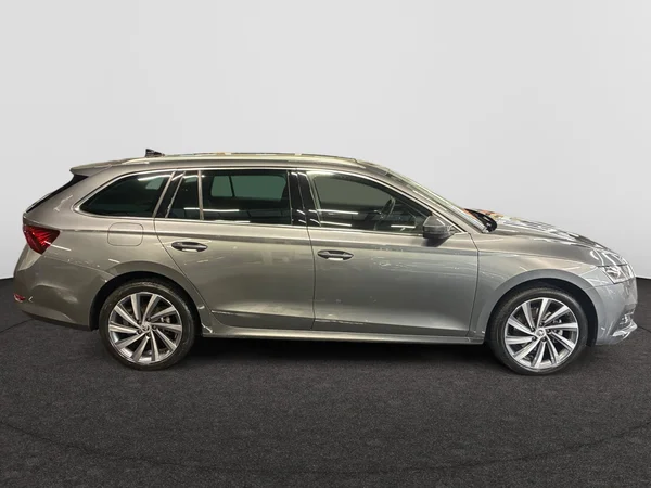 SKODA Octavia Combi (2024) — foto 23 van 24