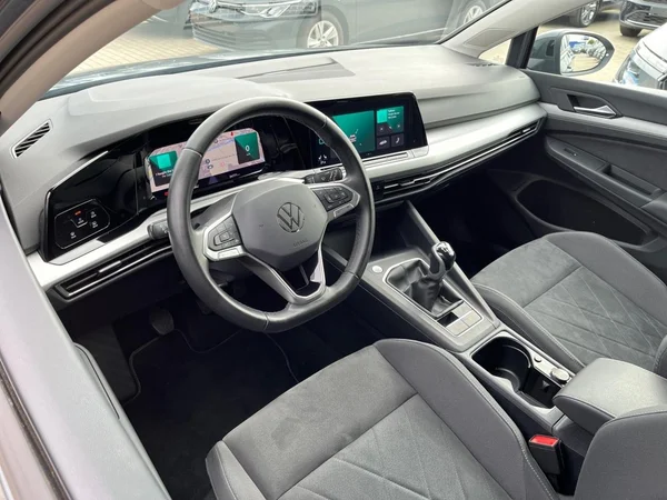 VOLKSWAGEN Golf VIII SW (2024) — foto 21 van 22