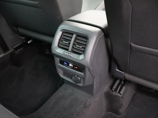 VOLKSWAGEN Tiguan eHybrid (PHEV) (2022) — foto 2 van 25