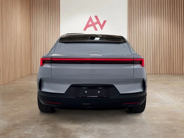 Polestar 4 (2025) — foto 30 van 32