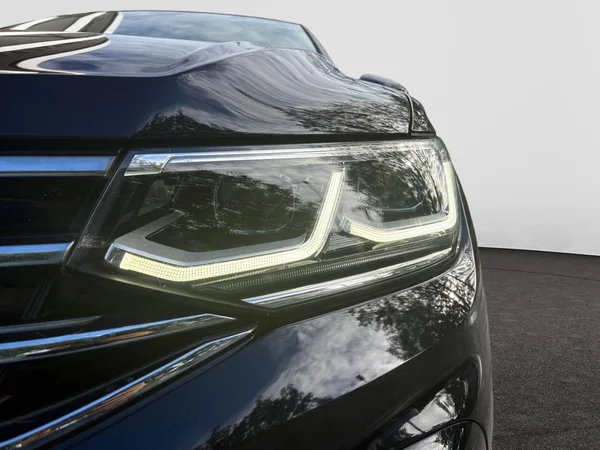 VOLKSWAGEN Tiguan (2021) — foto 11 van 24