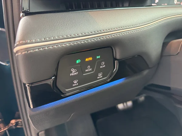 VOLKSWAGEN ID.7 Tourer (2025) — foto 10 van 23