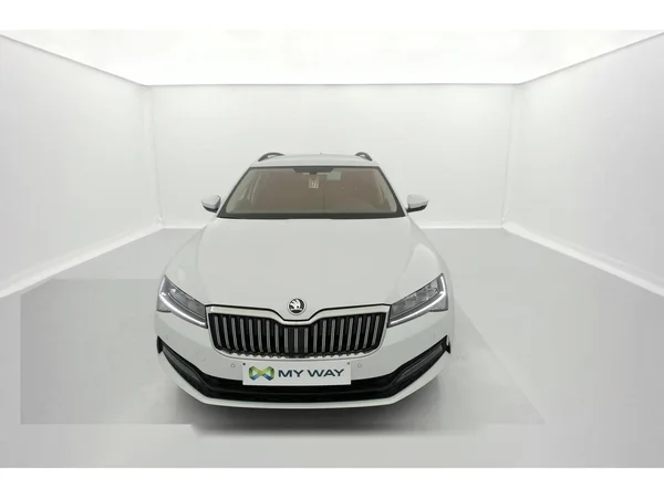 SKODA Superb Combi (2020) — foto 12 van 35
