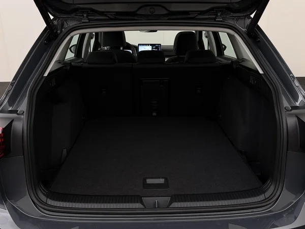 VOLKSWAGEN Golf Variant (2025) — foto 8 van 30