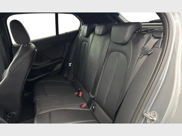 BMW 1 Hatch (2022) — foto 6 van 15