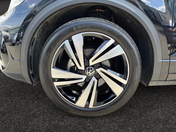 VOLKSWAGEN T-Roc (2025) — foto 2 van 18