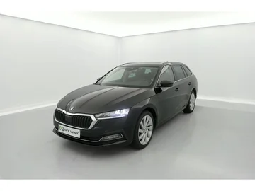 SKODA Octavia Combi PHEV (2022)