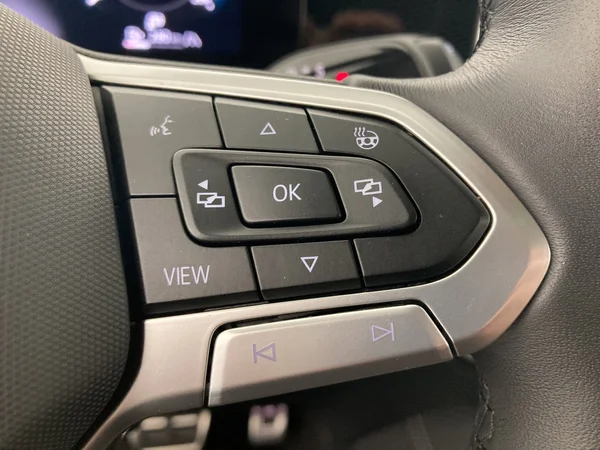VOLKSWAGEN Tiguan (2025) — foto 7 van 36