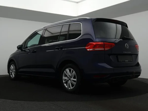 Volkswagen Touran (2023) — foto 12 van 31
