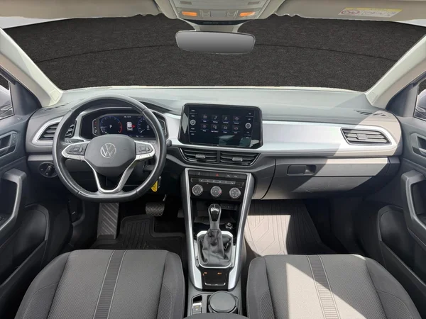 VOLKSWAGEN T-Roc (2022) — foto 13 van 20