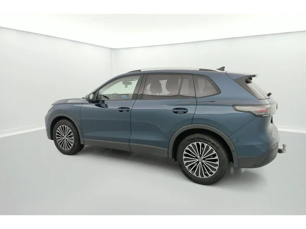 VOLKSWAGEN Tiguan (2025) — foto 35 van 36