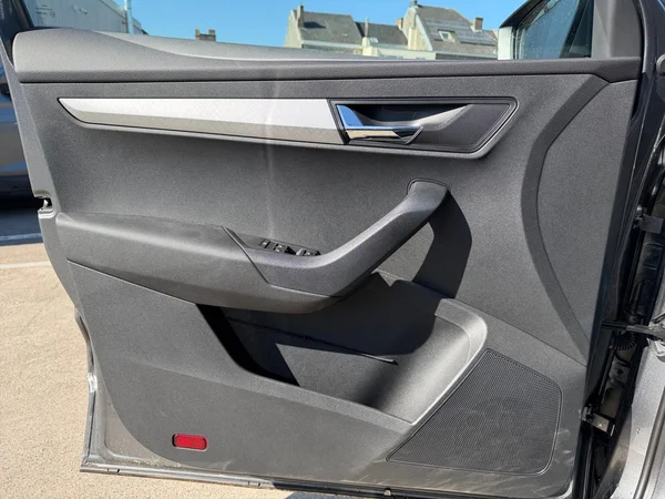 SKODA Karoq (2025) — foto 8 van 24