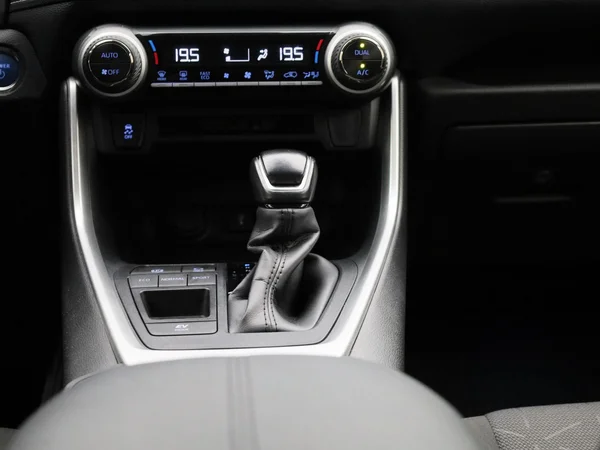 Toyota RAV4 (2021) — foto 4 van 46