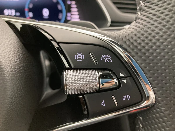 SKODA Superb Combi (2023) — foto 3 van 31