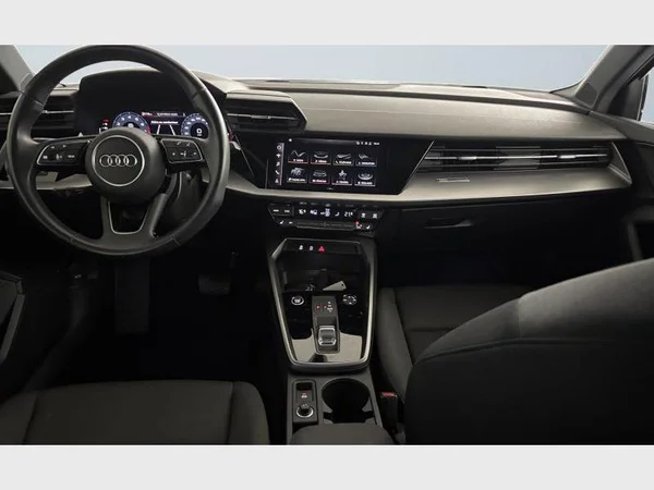 Audi A3 Sedan (2023) — foto 2 van 15