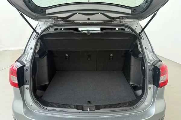 Suzuki SX4 S-Cross (2018) — foto 17 van 21