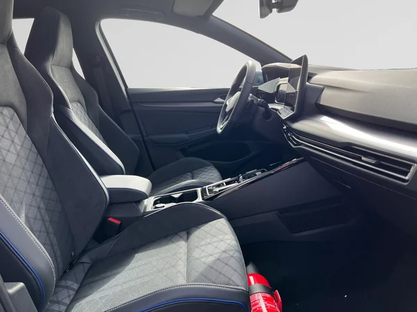 VOLKSWAGEN Golf VIII (2026) — foto 5 van 16