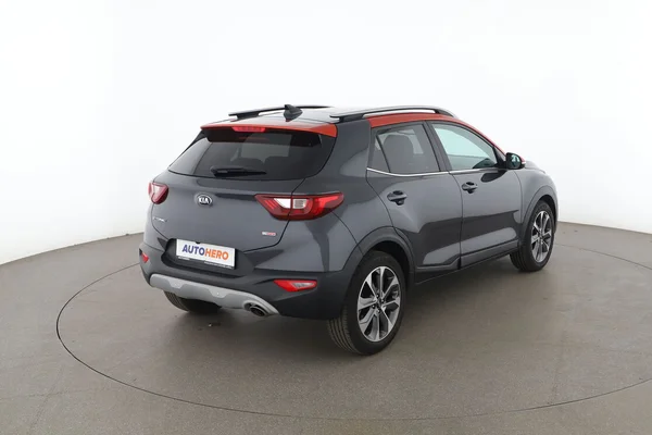 Kia Stonic (2020) — foto 12 van 16