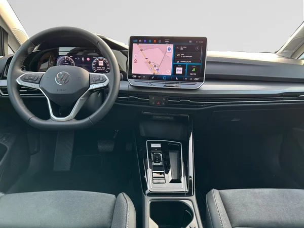 VOLKSWAGEN Golf VIII (2024) — foto 14 van 16