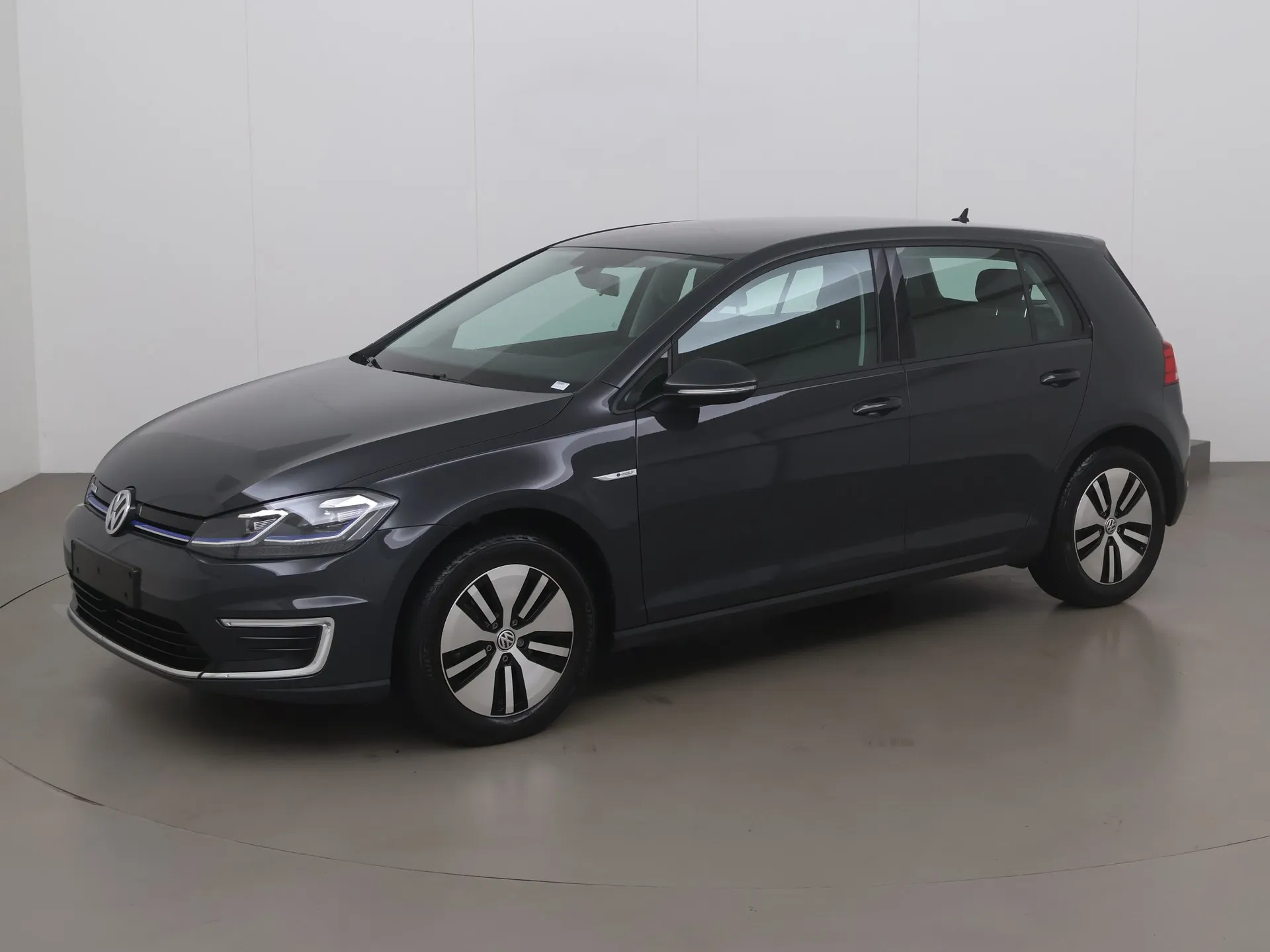 volkswagen e-golf 1121_295716_2020