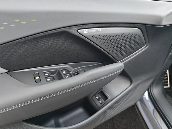 CUPRA Terramar e-Hybrid (PHEV) (2026) — foto 13 van 21