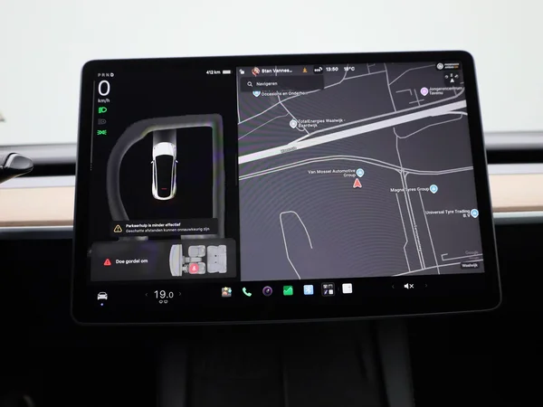 Tesla Model Y (2022) — foto 7 van 42