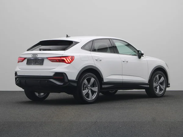 AUDI Q3 Sportback PHEV (2021) — foto 12 van 22