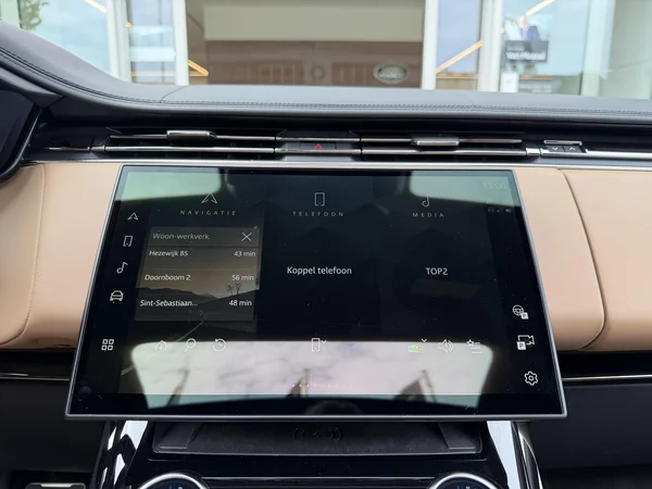 Land Rover Range Rover Sport (2023) — foto 13 van 40