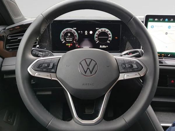 VOLKSWAGEN Tiguan (2026) — foto 12 van 14