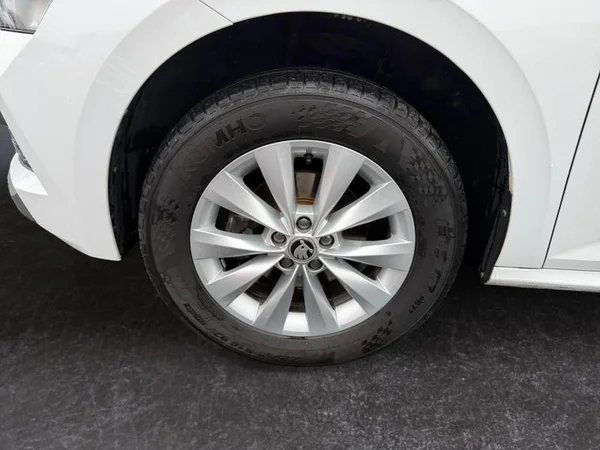 SKODA Kamiq (2022) — foto 25 van 31