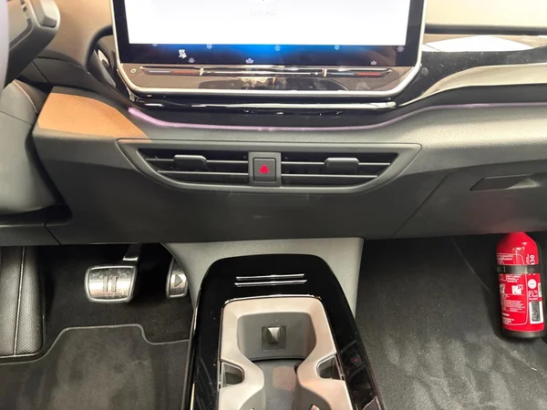 VOLKSWAGEN ID.5 (2026) — foto 3 van 23