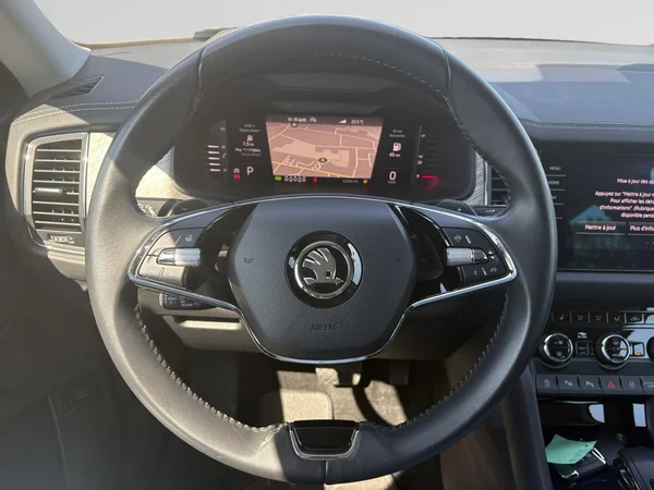 SKODA Kodiaq (2024) — foto 3 van 23