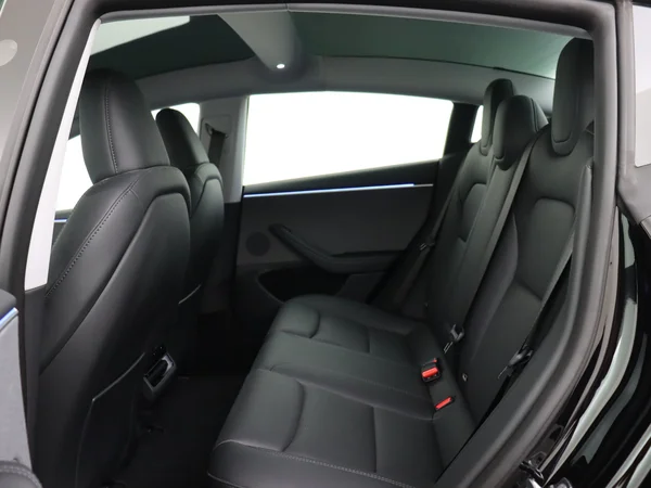 TESLA Model 3 (2025) — foto 5 van 30