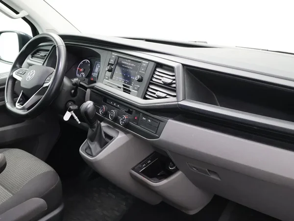Volkswagen Transporter (2024) — foto 2 van 30