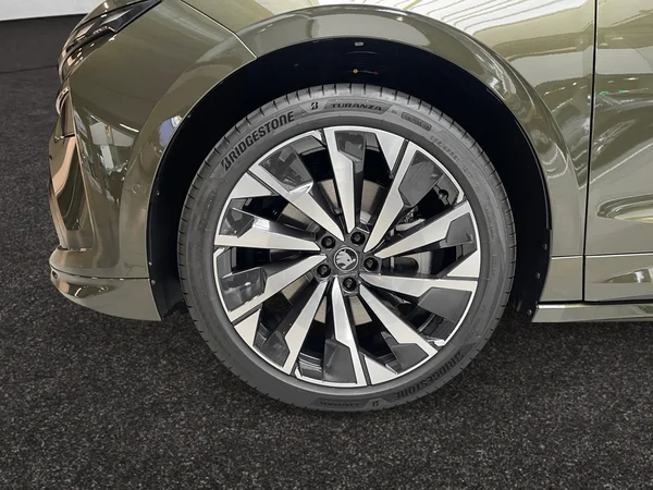SKODA (2025) — foto 4 van 16