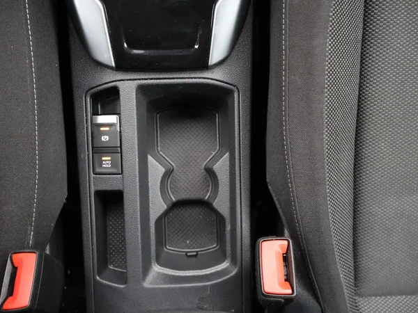 Volkswagen T-Roc (2022) — foto 10 van 28
