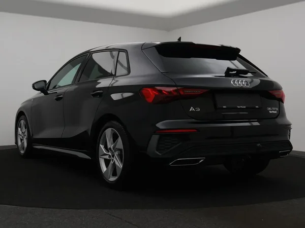 Audi A3 (2022) — foto 12 van 30