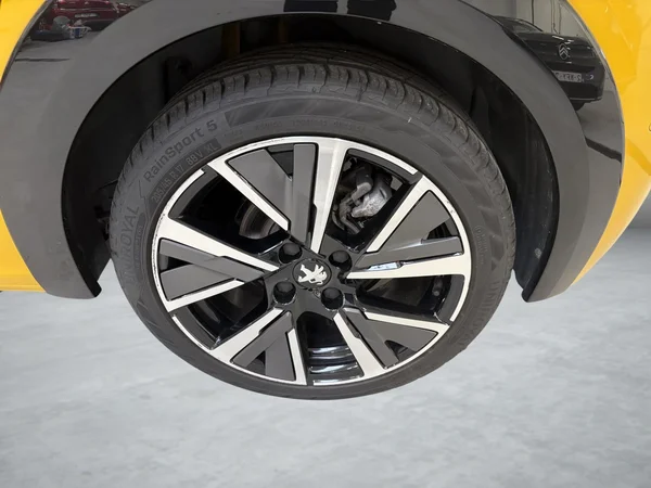 Peugeot 208 (2021) — foto 2 van 20