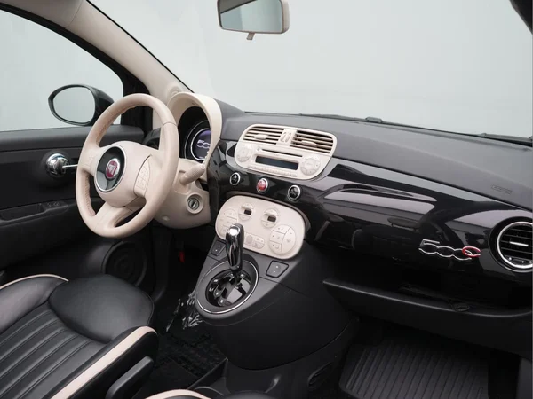 FIAT 500C (2015) — foto 9 van 21