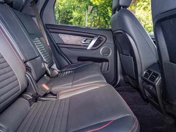 Land Rover Discovery Sport (2023) — foto 24 van 30