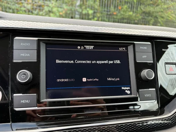 VOLKSWAGEN Polo (2023) — foto 4 van 18