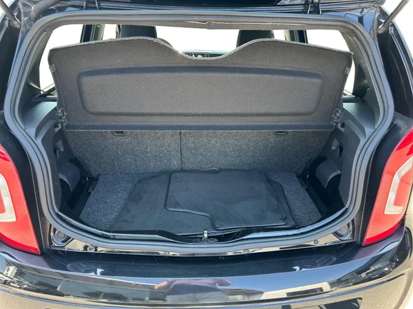 VOLKSWAGEN Up! (2015) — foto 7 van 18