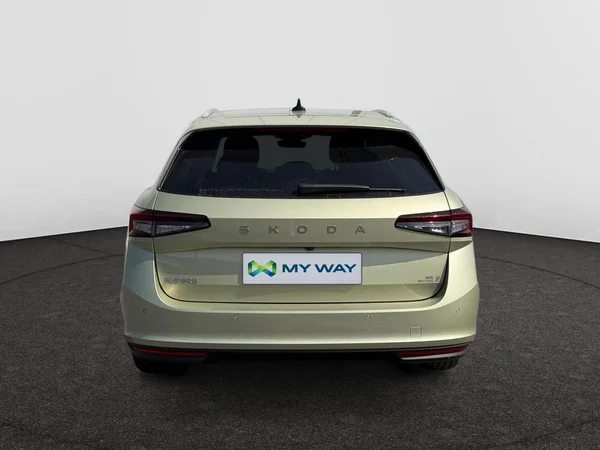 SKODA Superb Combi (2025) — foto 21 van 23