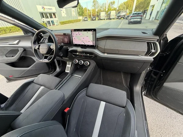 SKODA Kodiaq (2025) — foto 14 van 21