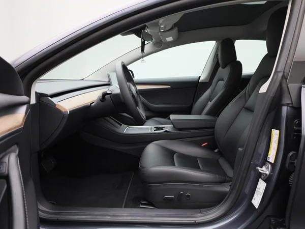 Tesla Model 3 (2022) — foto 47 van 47