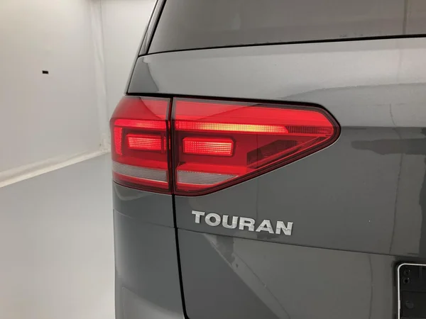 VOLKSWAGEN Touran (2019) — foto 30 van 36