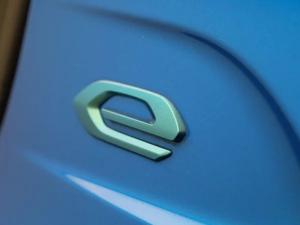 Peugeot e-208 (2023) — foto 10 van 50