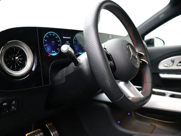 Mercedes-Benz CLA (2025) — foto 3 van 30