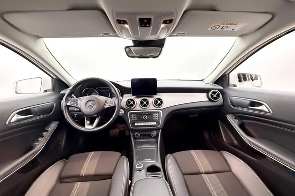 Mercedes-Benz GLA (X156) (2018) — foto 3 van 28